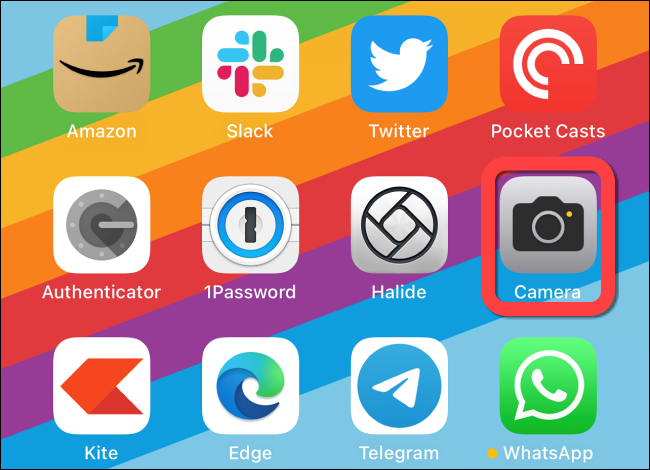 Toque no aplicativo "Câmera" para abri-lo.