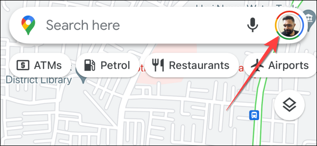 Toque na imagem do seu perfil no Google Maps no iPhone ou iPad.
