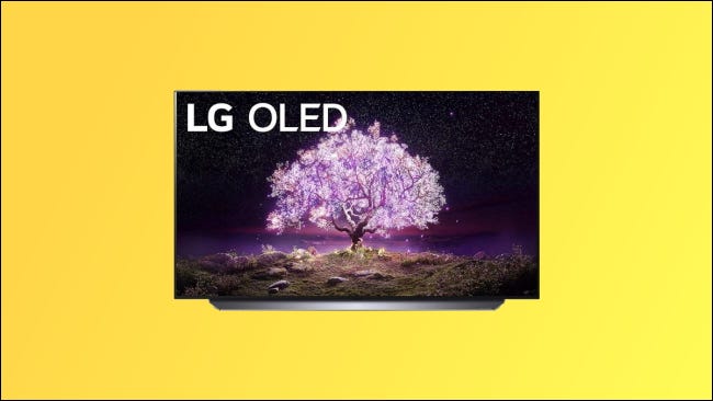 LG C1 em fundo amarelo