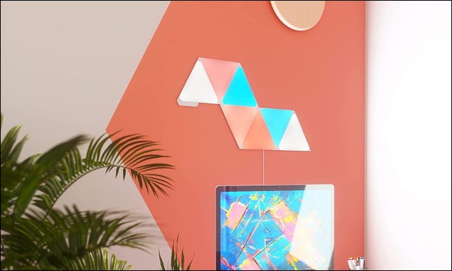 Nanoleaf instalado na parede do escritório