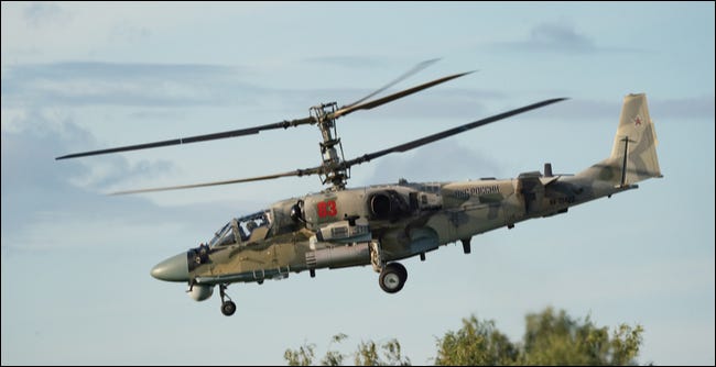 Um helicóptero russo Kamov Ka-52.