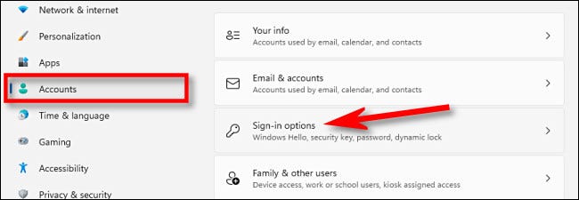 Nas configurações do Windows 11, clique em "Contas" e selecione "Opções de login".