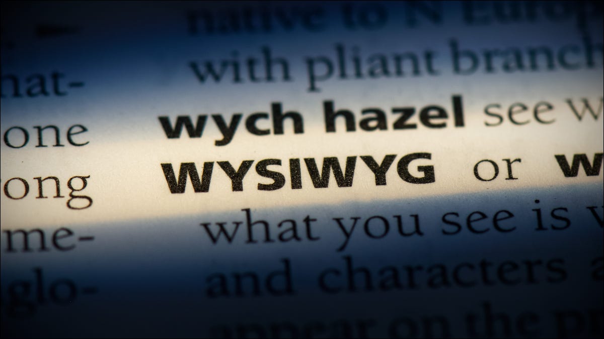 Close de uma definição de "WYSIWYG" em um dicionário