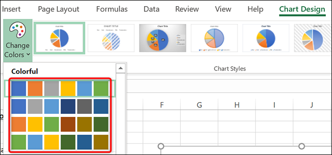 Clique em “Alterar cores” na guia “Design de gráfico” no Excel.