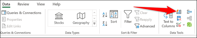 Selecione "Preenchimento Flash" na guia "Dados" do Excel.