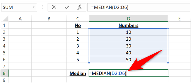 Digite a função MEDIAN na célula selecionada.