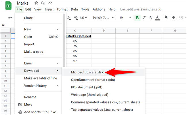 Selecione Arquivo> Baixar> Microsoft Excel na barra de menus do Planilhas Google.