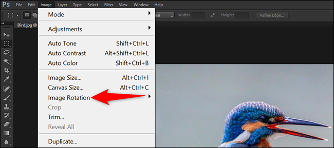 Clique em Imagem> Rotação da imagem no Photoshop.