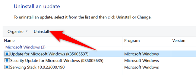 Selecione uma atualização do Windows e clique em “Desinstalar”.