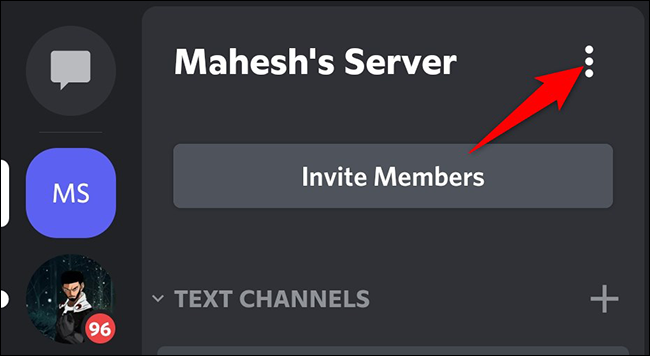 Toque nos três pontos ao lado do nome do servidor.