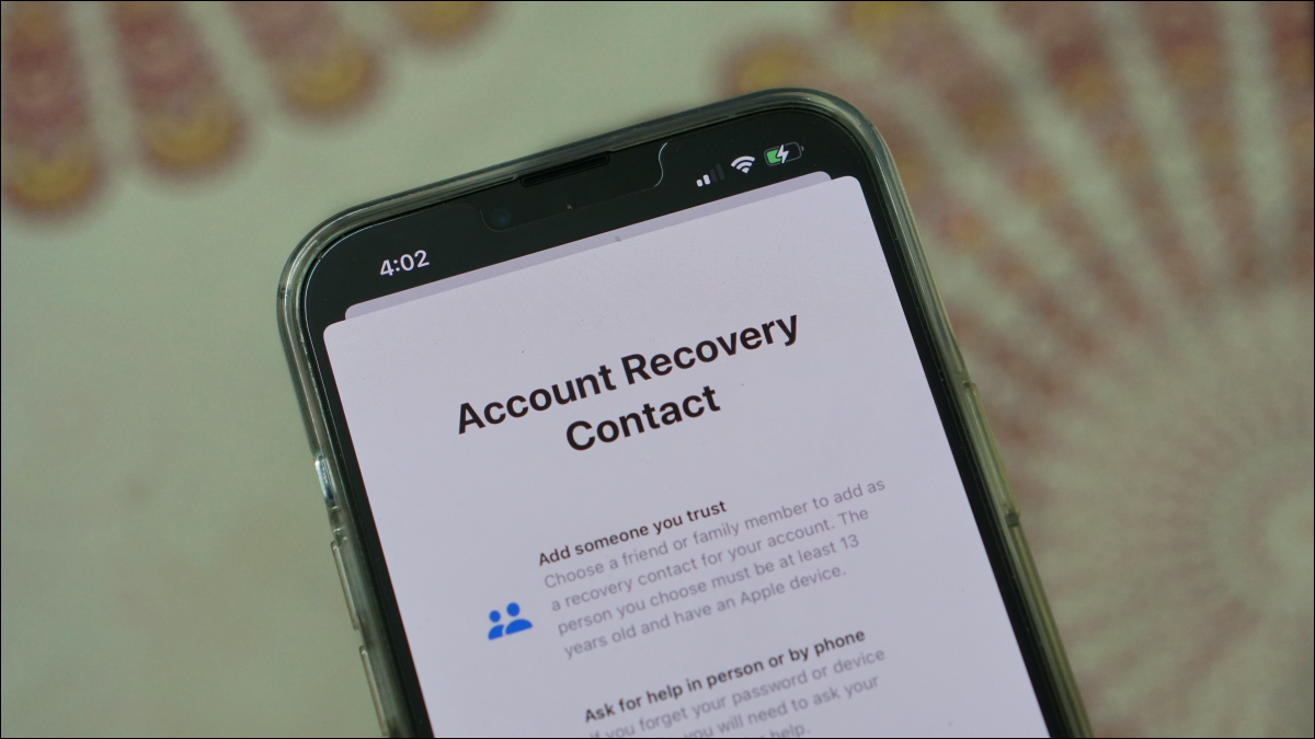 Tela de contato de recuperação de conta em um iPhone