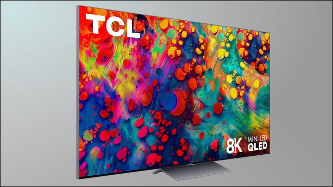 TCL 6-Series 8K TV em fundo cinza