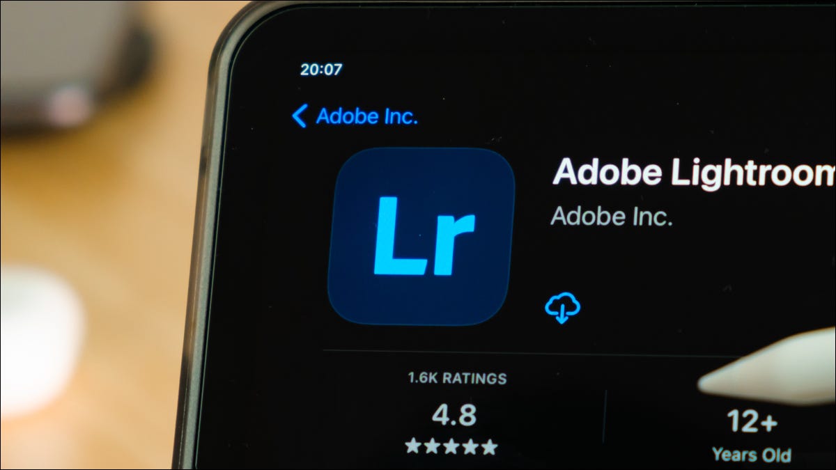 Aplicativo Adobe Lightroom mostrado em um tablet