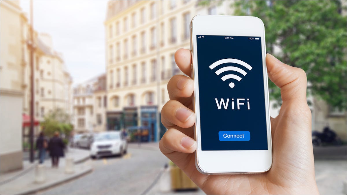 Um iPhone conectado a um ponto de acesso Wi-Fi público