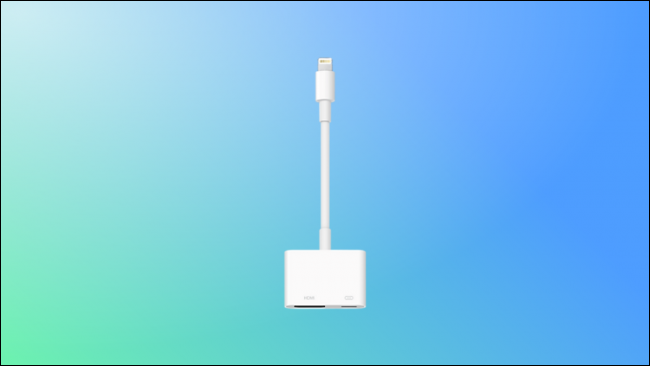Cabo Apple HDMI para Lightning em fundo verde e azul