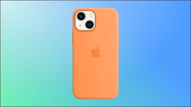 capa de silicone apple em fundo verde e azul