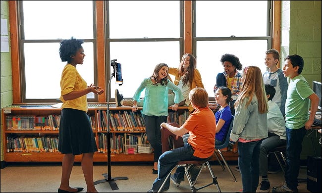 suporte para ipad gooseneck na sala de aula