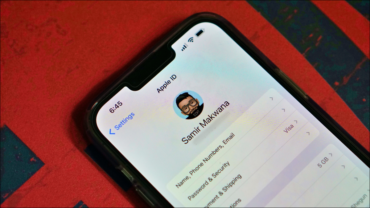 Foto da interface do Apple ID no iPhone