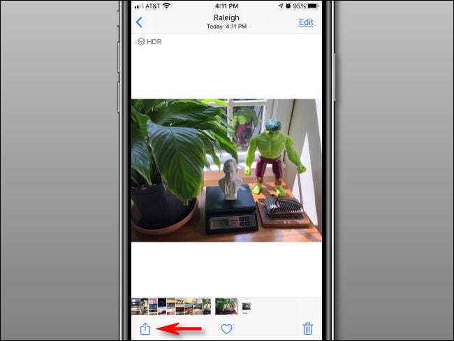 Toque no botão Compartilhar no aplicativo Fotos.