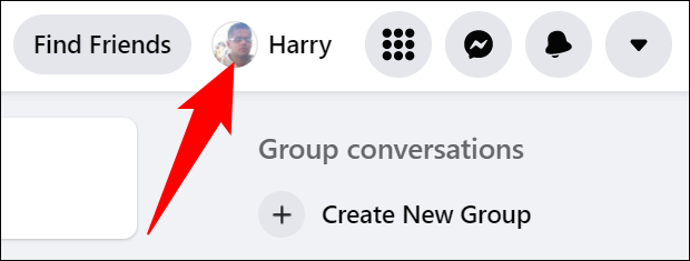 Clique no perfil na parte superior do Facebook.