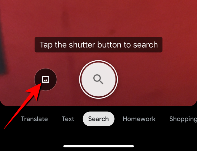 Toque no botão "Mídia" na tela da câmera do Google Lens.