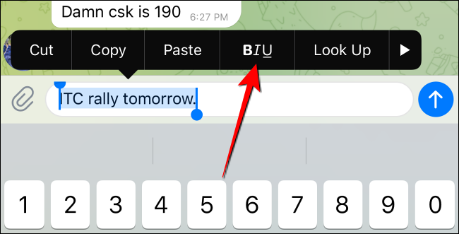 Toque na opção "BIU" nas opções de formatação no Telegram para iPhone.