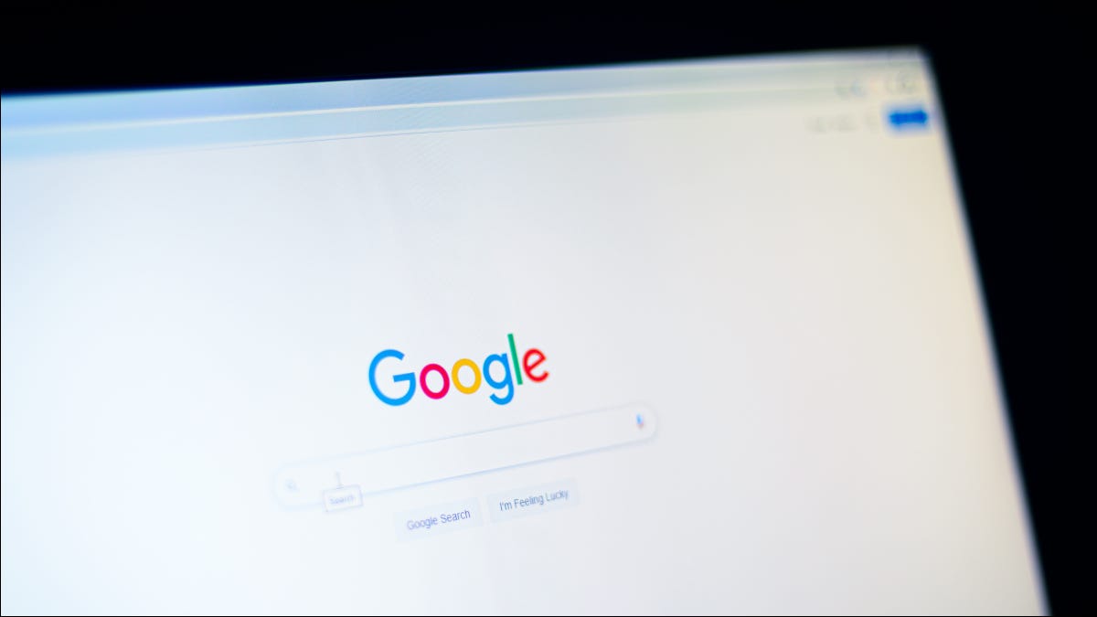 Página de pesquisa do Google aberta no navegador Chrome em uma tela de laptop.
