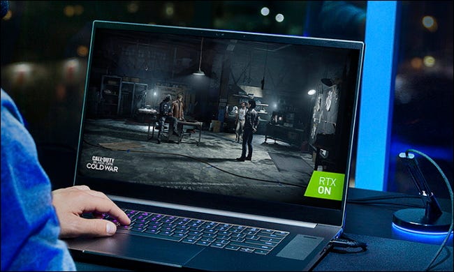 Razer Blade 17 com call of duty jogando