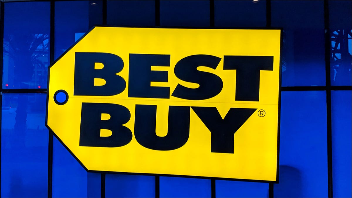 Logo Best Buy em um prédio