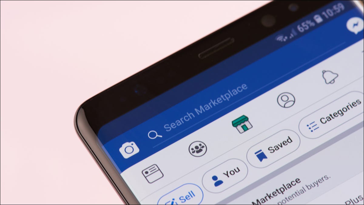 Close do Facebook Marketplace na tela de um smartphone.