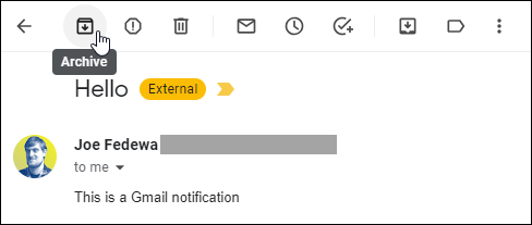 Botão Arquivar no Gmail.