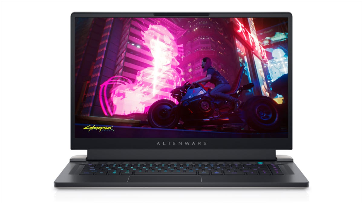 Laptop para jogos Alienware X15 R1 com Cyberpunk 2077 na tela