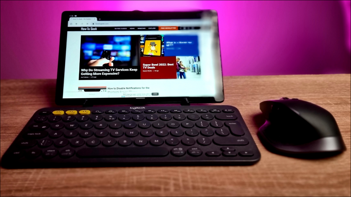 Tablet Android com mouse e teclado