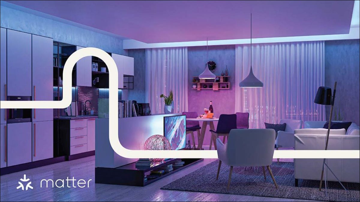 Uma casa inteligente moderna equipada com luzes coloridas.