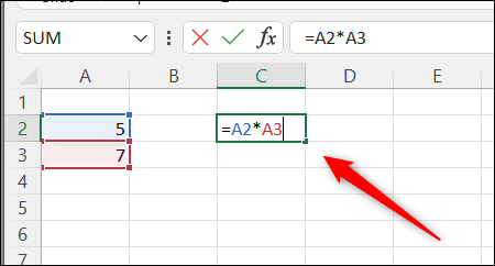 A fórmula para multiplicar números de células diferentes.