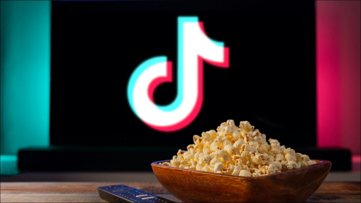 Logo do TikTok na TV.