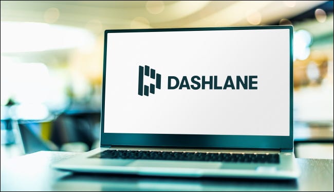 Logo Dashlane no laptop