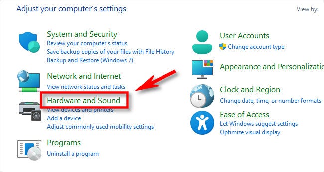 No Painel de Controle, clique em “Hardware e Som”.