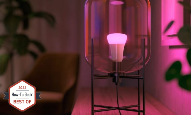 Lâmpada Philips Hue rosa em lâmpada transparente