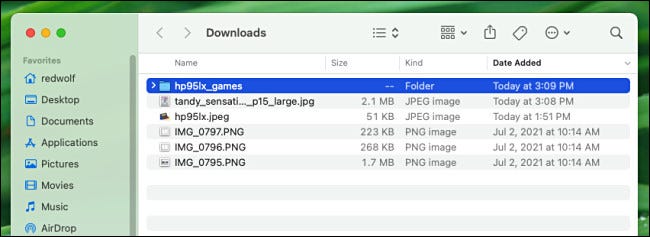 Um exemplo de pasta Downloads em um Mac.