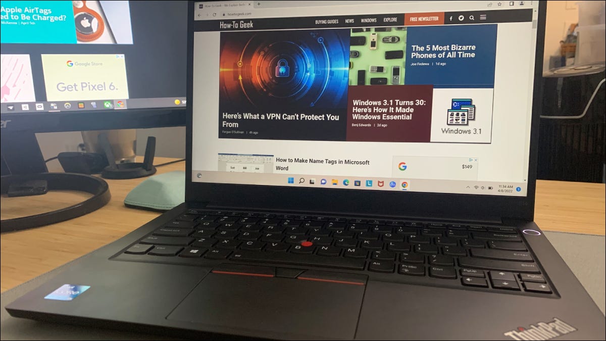 Laptop Lenovo ThinkPad na mesa