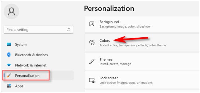 Nas configurações do Windows 11, selecione "Personalização" na barra lateral e clique em "Cores".