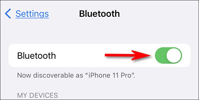 Em Configurações, mude a chave "Bluetooth" para "Ligado".