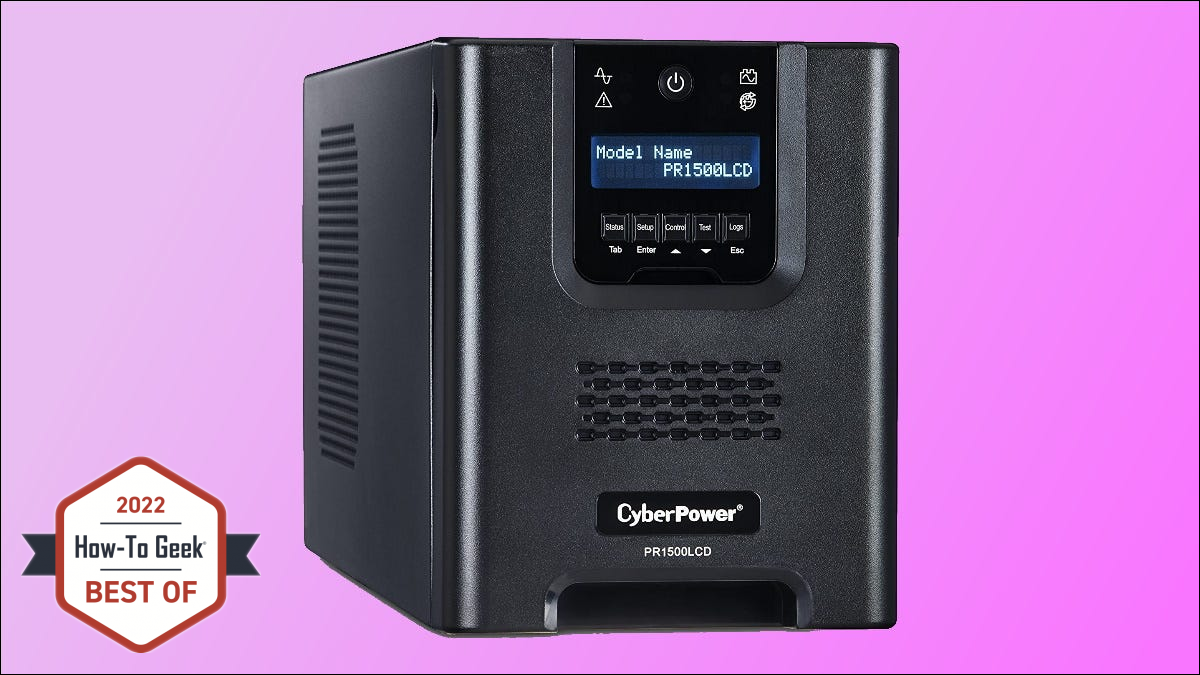 CyberPower PR1500LCD em fundo rosa