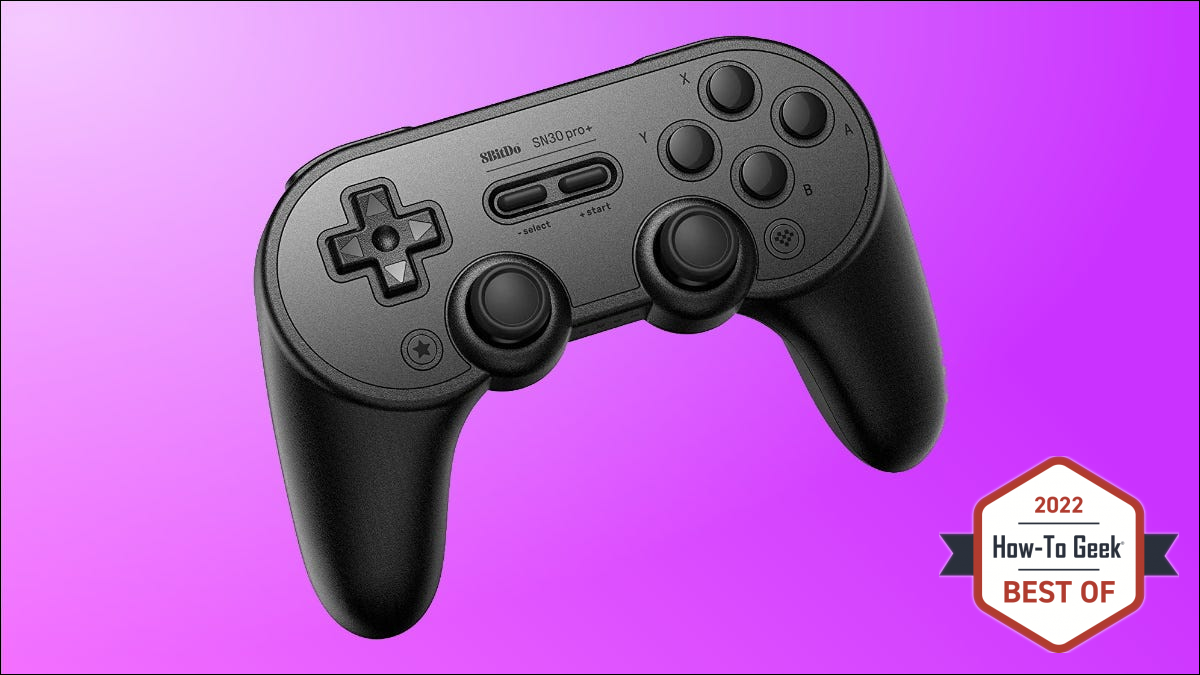 controlador 8Bitdo em fundo roxo