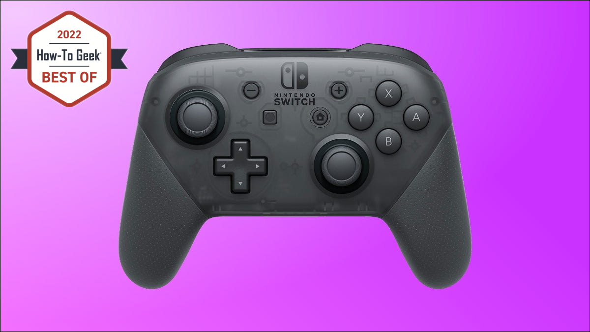 Nintendo Switch Pro Controller em fundo roxo