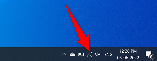 Clique no ícone Wi-Fi na bandeja do sistema.