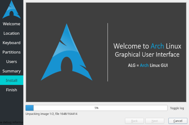 A tela de progresso da instalação do instalador do Arch Linux Calamares