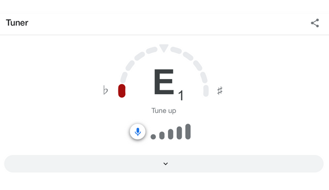 Afinador de guitarra do Google mostrando nota E desafinada