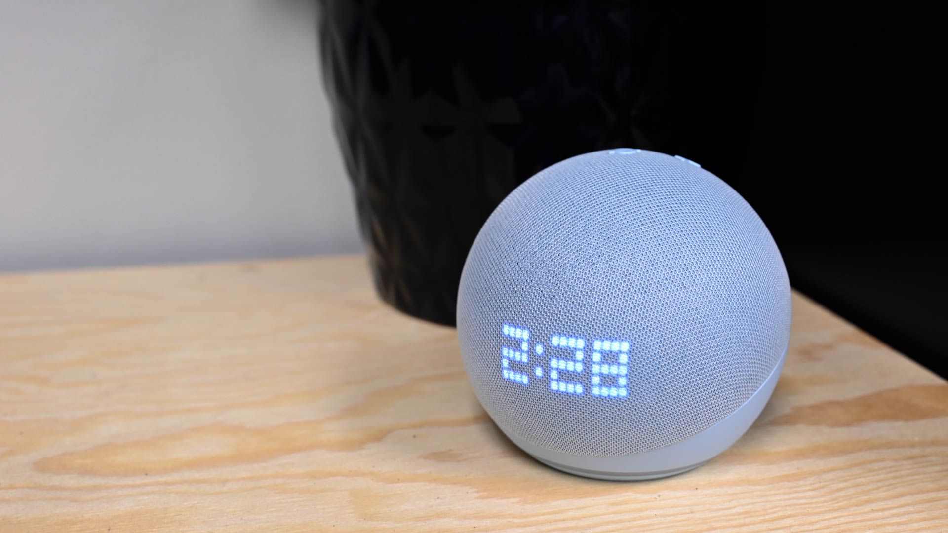 Amazon Echo Clock de perto